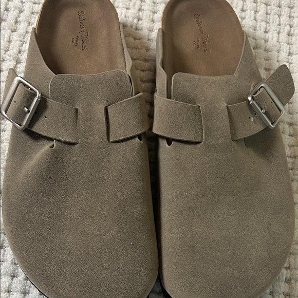 Universal Thread Tan Mules - Picture 3 of 7